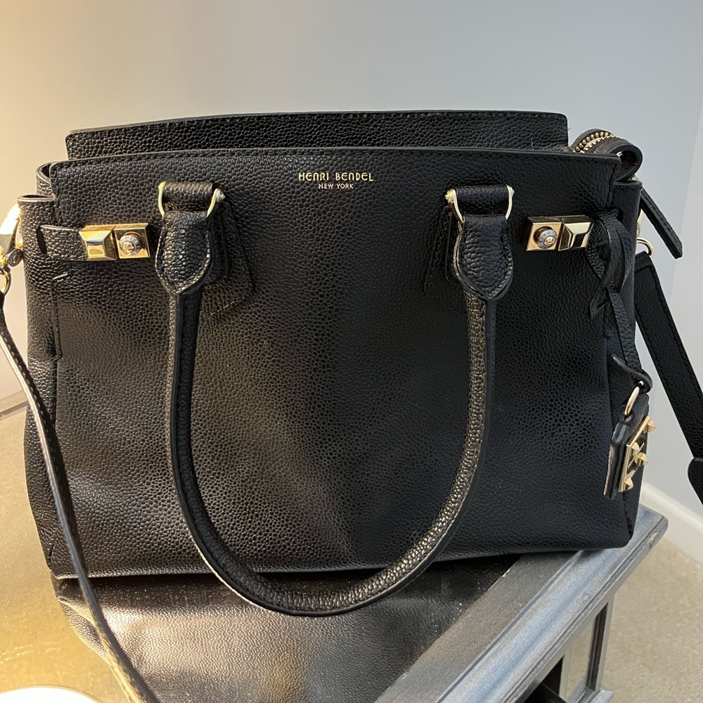 LIKE NEW Henri Bendel birkin-esque bag! Comes wit shoulder strap!